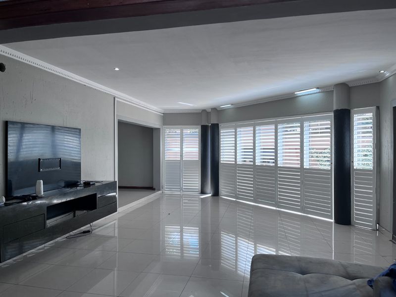 Brilliantly Understated, and it could be Yours! - Photo 7