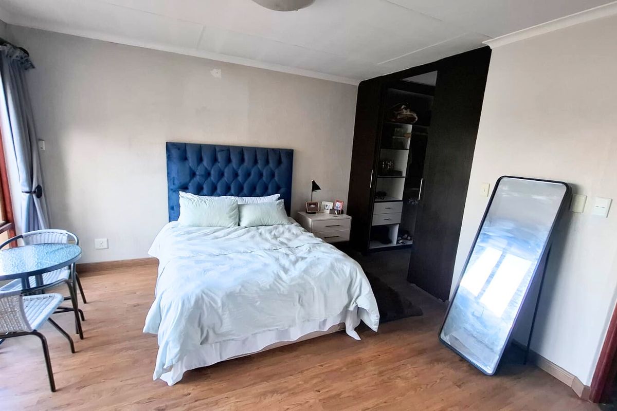 5-Bedroom, 3.5-Bathroom Family Home for Sale in Sumatra Estate, Midrand - Photo 4