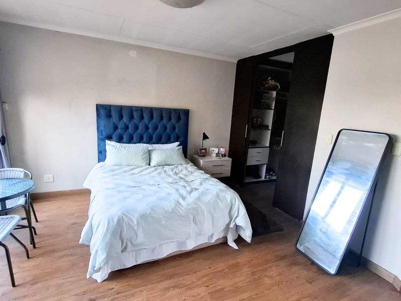 5-Bedroom, 3.5-Bathroom Family Home for Sale in Sumatra Estate, Midrand - Photo 4