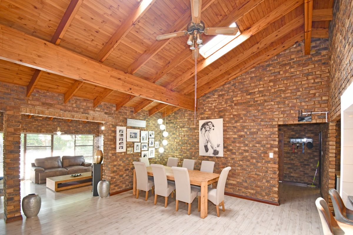 Home Business Potential, Separate Flatlet!  - Photo 4