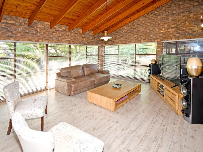 Home Business Potential, Separate Flatlet!  - Photo 5