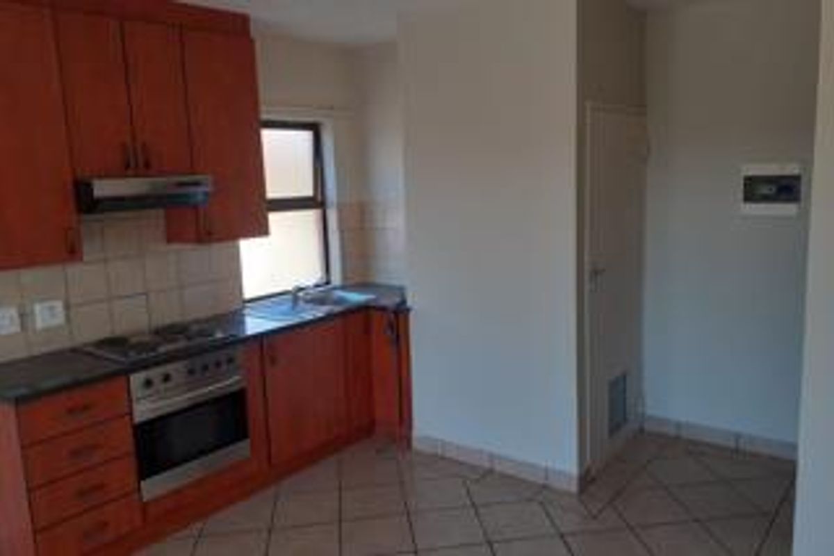 Chic Loft Living in a Secure Hazeldean Complex with Prime Amenities! - Photo 3