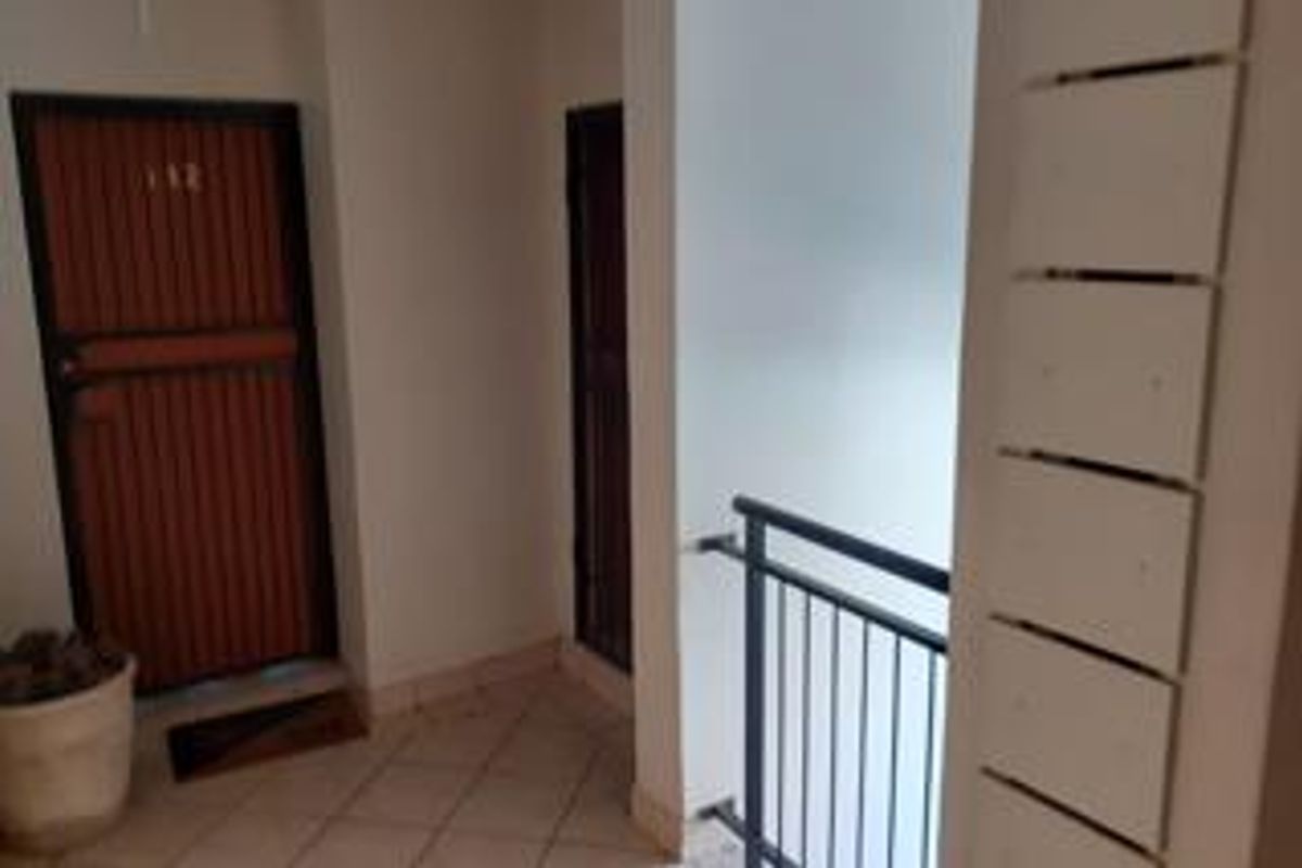 Chic Loft Living in a Secure Hazeldean Complex with Prime Amenities! - Photo 2