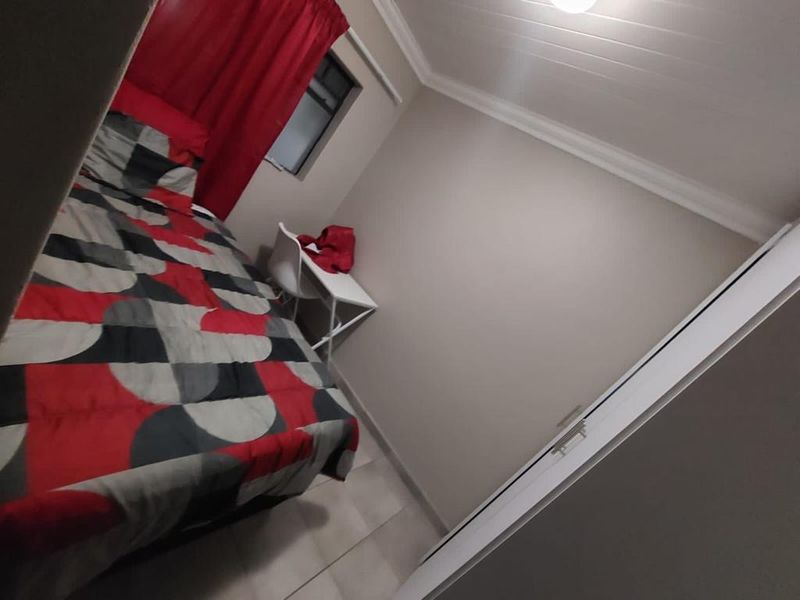 EXCLUSIVE MANDATE: Great investment oppertunity! 2 bedroom apartment near UWC AND CPUT and all amenities - Photo 7