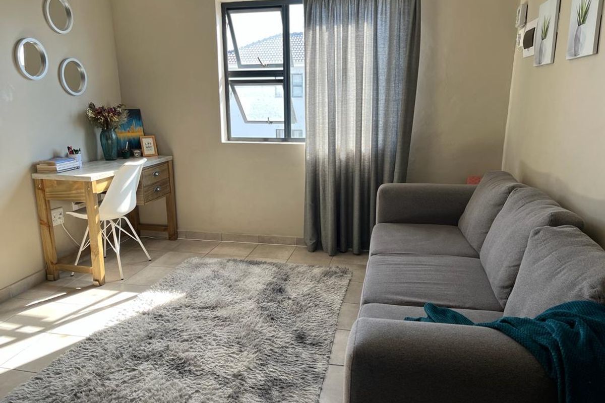 EXCLUSIVE MANDATE: Great investment oppertunity! 2 bedroom apartment near UWC AND CPUT and all amenities - Photo 5