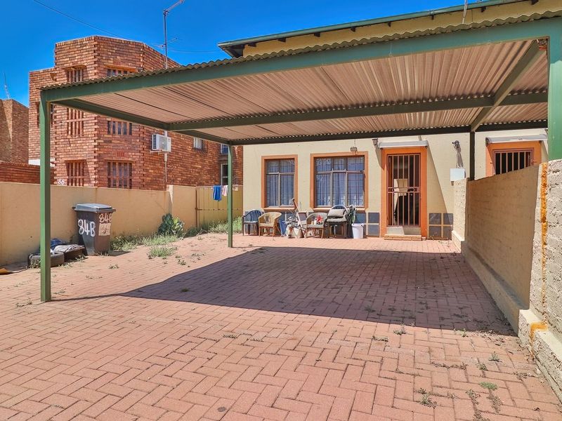 Dual-Income Opportunity with Lifestyle Appeal – 2 Semi-Detached Homes on One Stand. - Photo 3