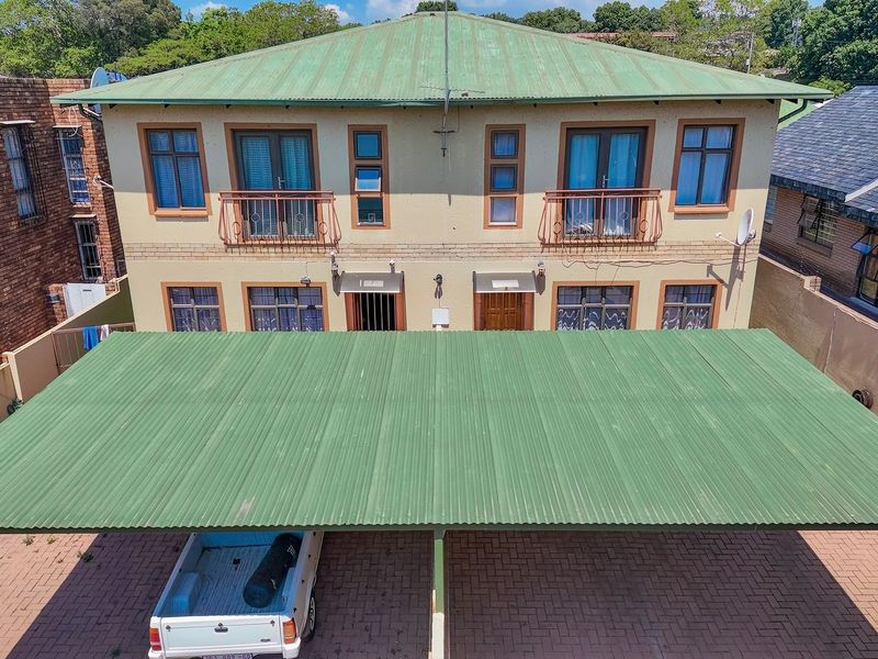 Dual-Income Opportunity with Lifestyle Appeal – 2 Semi-Detached Homes on One Stand. - Photo 2