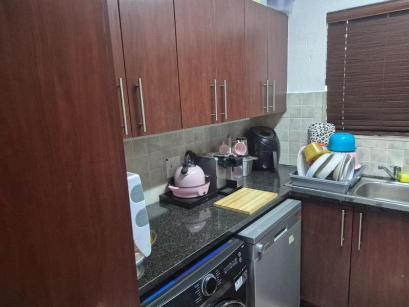 Modern Comfort Meets Everyday Convenience. - Photo 10