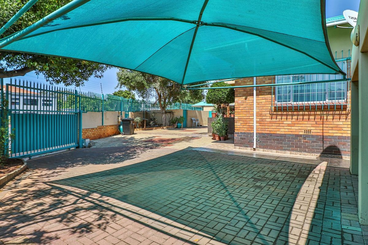 Versatile Family Home with Income Potential and Exceptional Space. - Photo 5