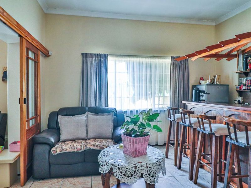 Versatile Family Home with Income Potential and Exceptional Space. - Photo 9