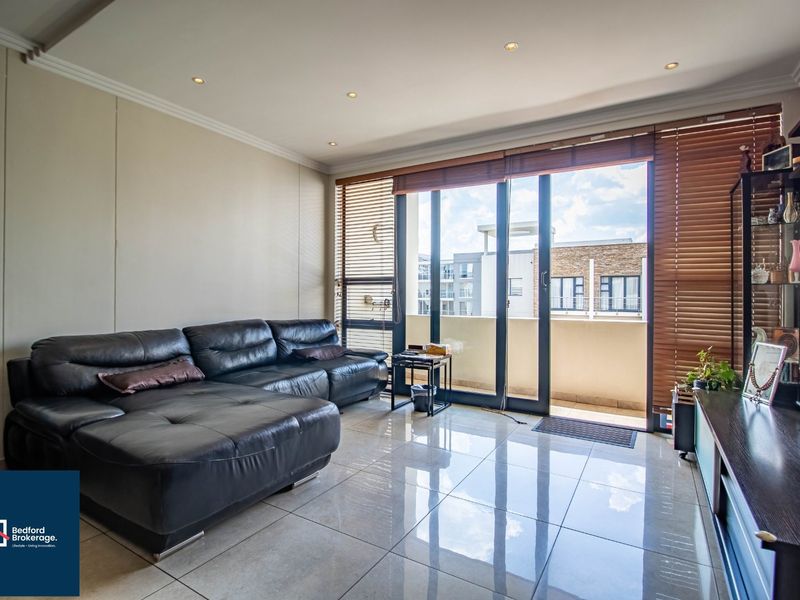 Modern North-Facing 2-Bedroom Apartment For Sale - Photo 7