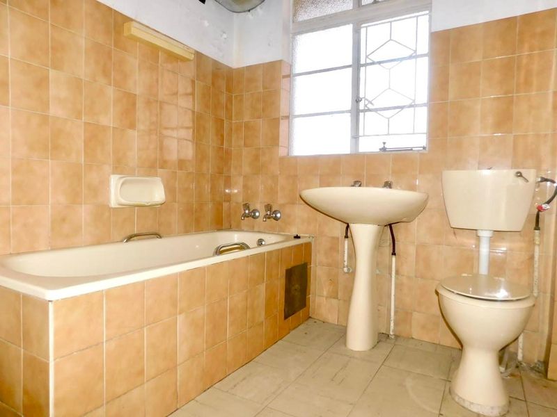 2 Bedroom and 1 Bathroom available for sale Call us now!! - Photo 8