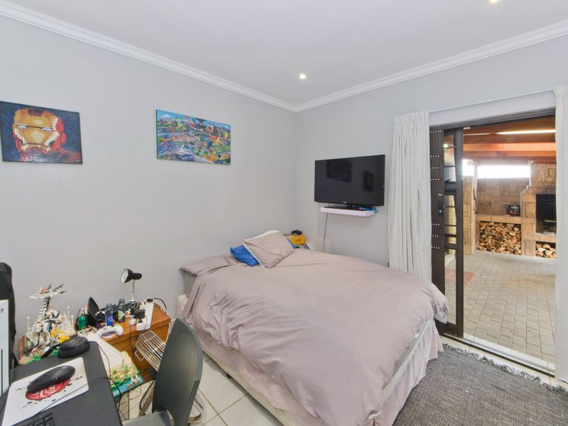 A Home Where the Garden, Pool & Patio Steal the Show! PLUS A FLATLET!  - Photo 9