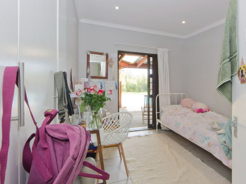 A Home Where the Garden, Pool & Patio Steal the Show! PLUS A FLATLET!  - Photo 10