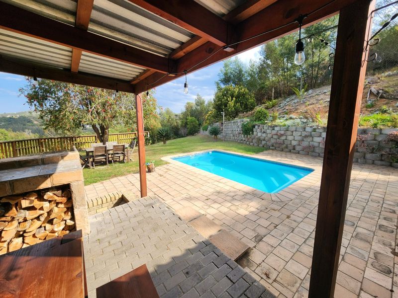 A Home Where the Garden, Pool & Patio Steal the Show! PLUS A FLATLET!  - Photo 2