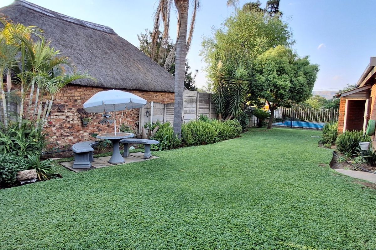 SPACIOUS 3 BED HOUSE FOR SALE - Photo 3