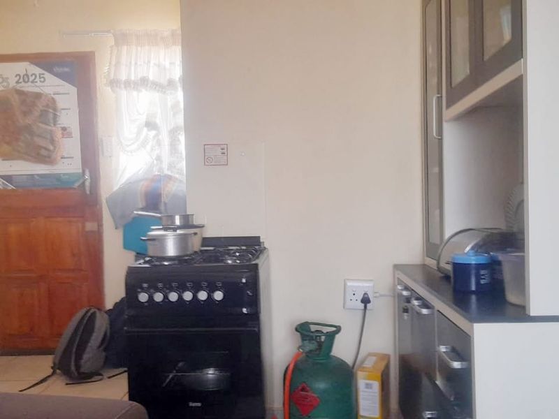 Charming 2-bedroom property in Borwa, Westonaria - Photo 8