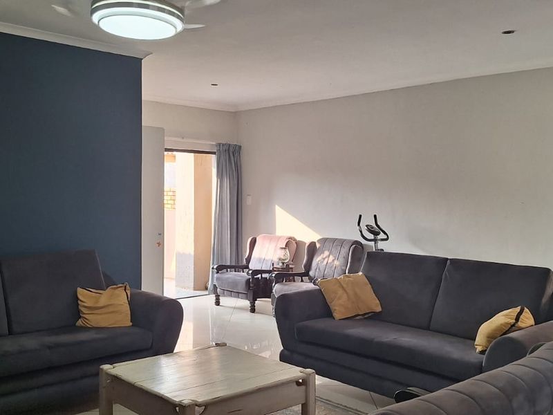 Well situated Family home - Photo 9