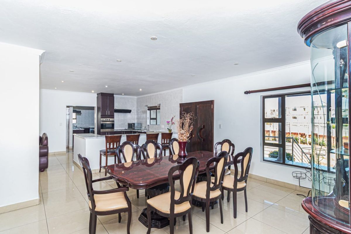 IF SPACE AND SECURITY IS WHAT YOU WANT, THEN LOOK NO FURTHER ! FAMILY HAVEN IN  PRESTIGIOUS SUMMERSET EASTATE - Photo 5