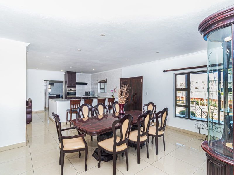 IF SPACE AND SECURITY IS WHAT YOU WANT, THEN LOOK NO FURTHER ! FAMILY HAVEN IN  PRESTIGIOUS SUMMERSET EASTATE - Photo 5