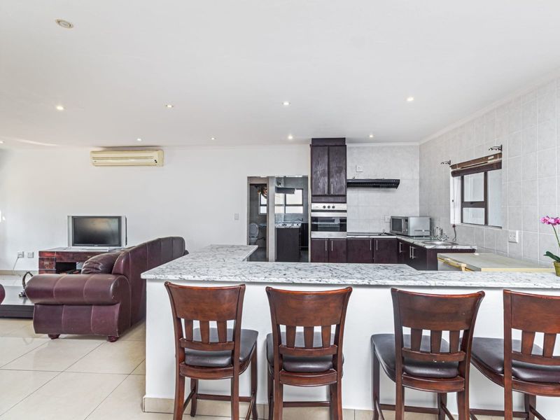 IF SPACE AND SECURITY IS WHAT YOU WANT, THEN LOOK NO FURTHER ! FAMILY HAVEN IN  PRESTIGIOUS SUMMERSET EASTATE - Photo 8