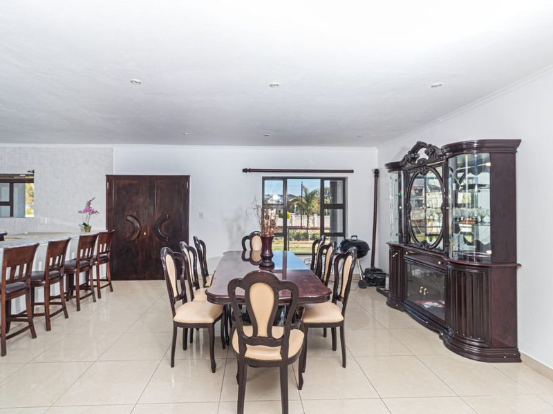 IF SPACE AND SECURITY IS WHAT YOU WANT, THEN LOOK NO FURTHER ! FAMILY HAVEN IN  PRESTIGIOUS SUMMERSET EASTATE - Photo 7