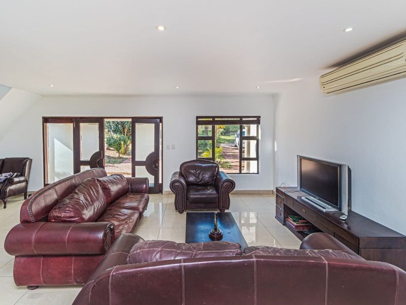 IF SPACE AND SECURITY IS WHAT YOU WANT, THEN LOOK NO FURTHER ! FAMILY HAVEN IN  PRESTIGIOUS SUMMERSET EASTATE - Photo 6