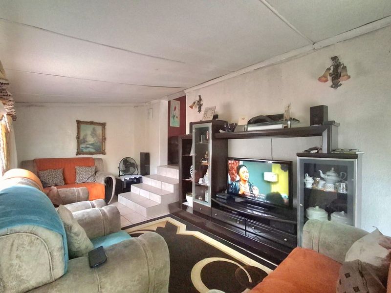 5 Bedroom house for sale in Dawn - Photo 2