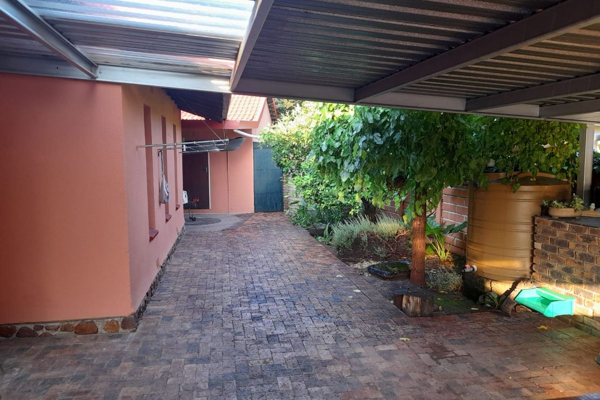 "3-bedroom home for sale in a sought-after area of Old Vaalpark." - Photo 5