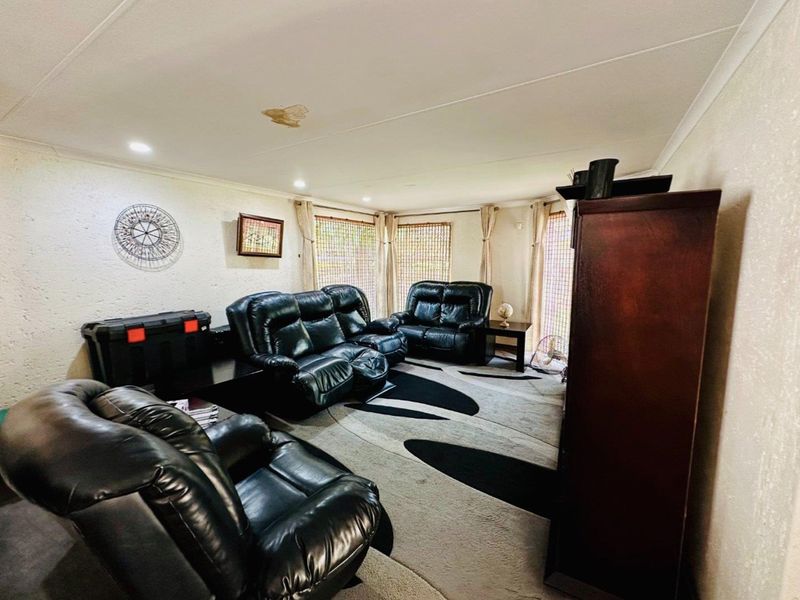 3 Bedroom House for Sale - Photo 7