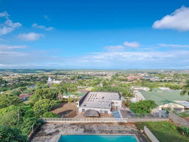 Exquisite Family Home for Sale in Prestigious Stanger Manor - Photo 5