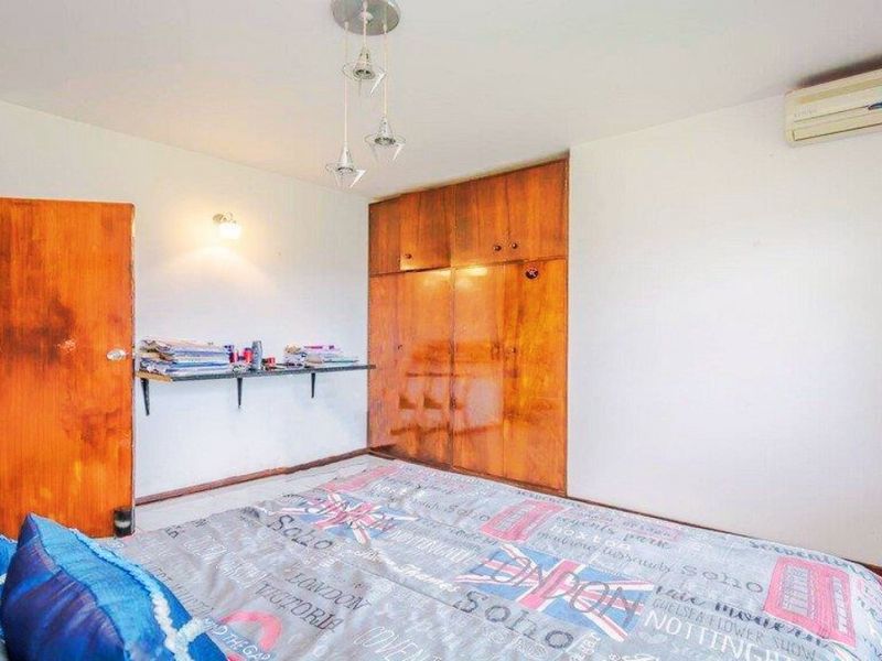 Exquisite Family Home for Sale in Prestigious Stanger Manor - Photo 7