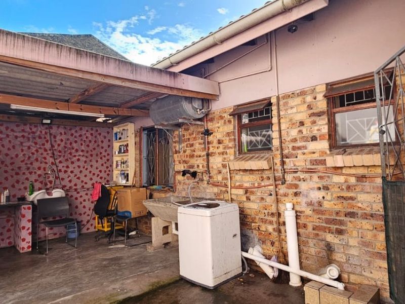 Exclusive Mandate : Charming 2-Bedroom Simplex in a Tranquil Complex - Photo 8