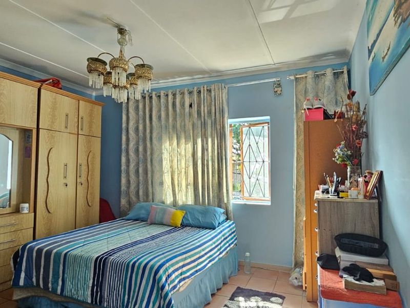 Exclusive Mandate : Charming 2-Bedroom Simplex in a Tranquil Complex - Photo 6