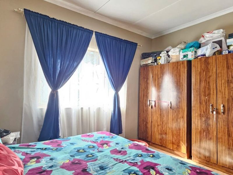 ***Exclusive Mandate ***  2-Bedroom Simplex in a Tranquil Complex - Photo 4