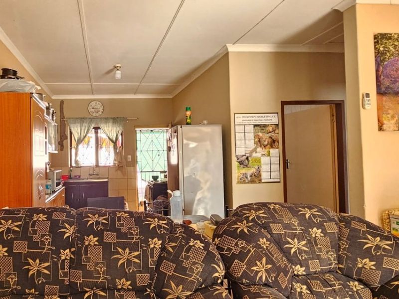 ***Exclusive Mandate ***  2-Bedroom Simplex in a Tranquil Complex - Photo 10