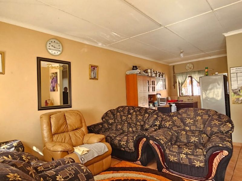 ***Exclusive Mandate ***  2-Bedroom Simplex in a Tranquil Complex - Photo 9