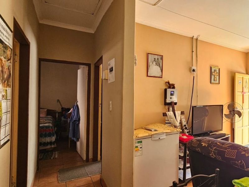 ***Exclusive Mandate ***  2-Bedroom Simplex in a Tranquil Complex - Photo 7