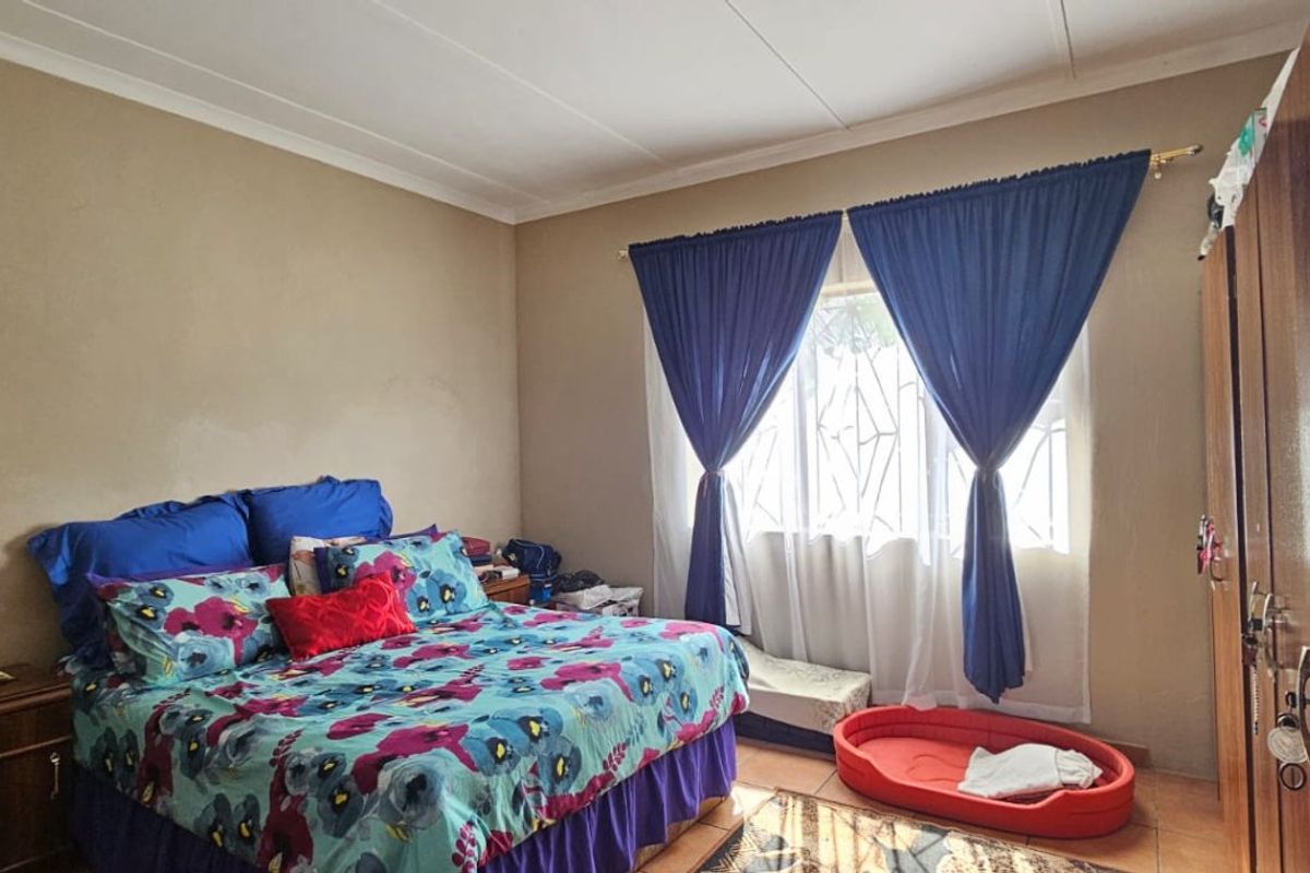***Exclusive Mandate ***  2-Bedroom Simplex in a Tranquil Complex - Photo 3