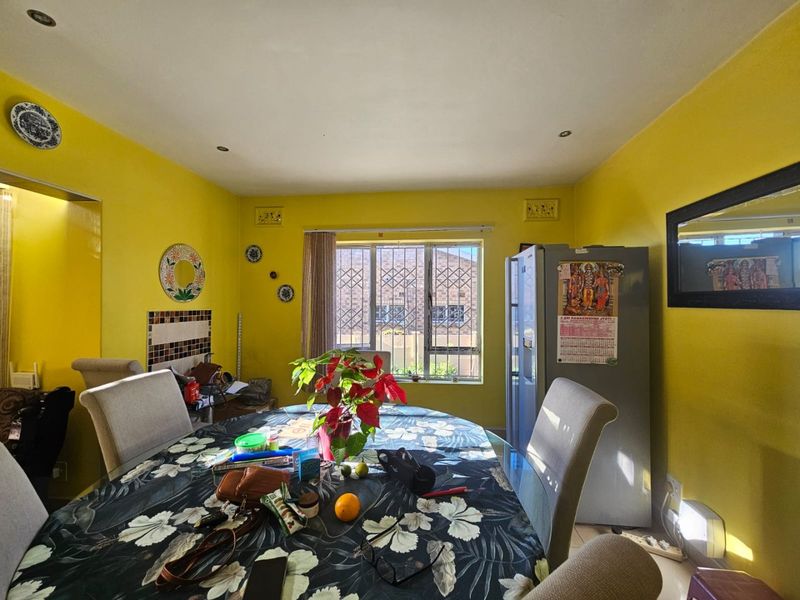 Prisitne 4 Bedroom Double Storey House in a desired area - Photo 4