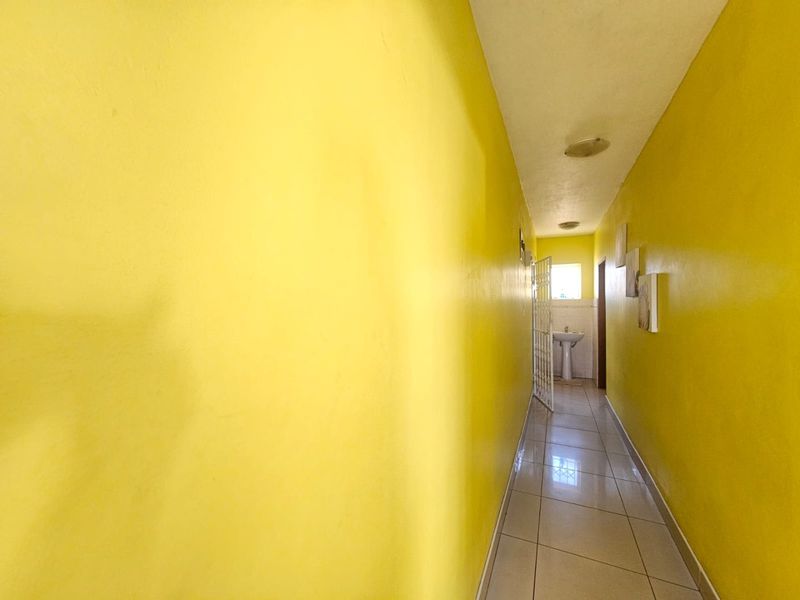 Prisitne 4 Bedroom Double Storey House in a desired area - Photo 10