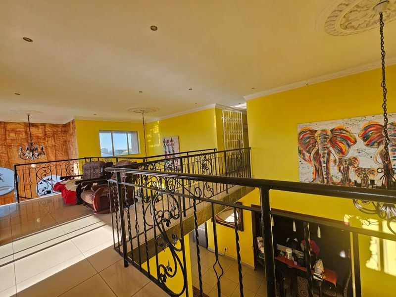 Prisitne 4 Bedroom Double Storey House in a desired area - Photo 6