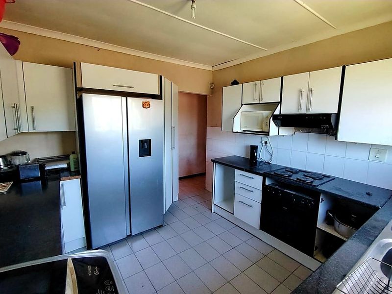 3 Bedroom House for Sale in Mdantsane - Photo 4