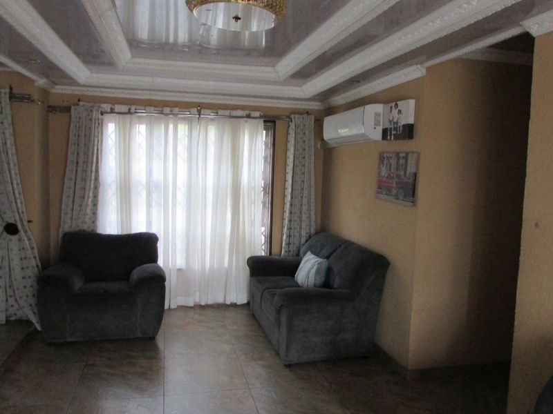 Newly Renovated 3 bedroom home in Kingsview Ext 3 - Photo 4