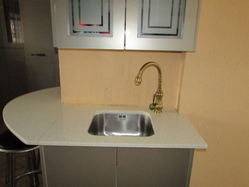 Newly Renovated 3 bedroom home in Kingsview Ext 3 - Photo 9