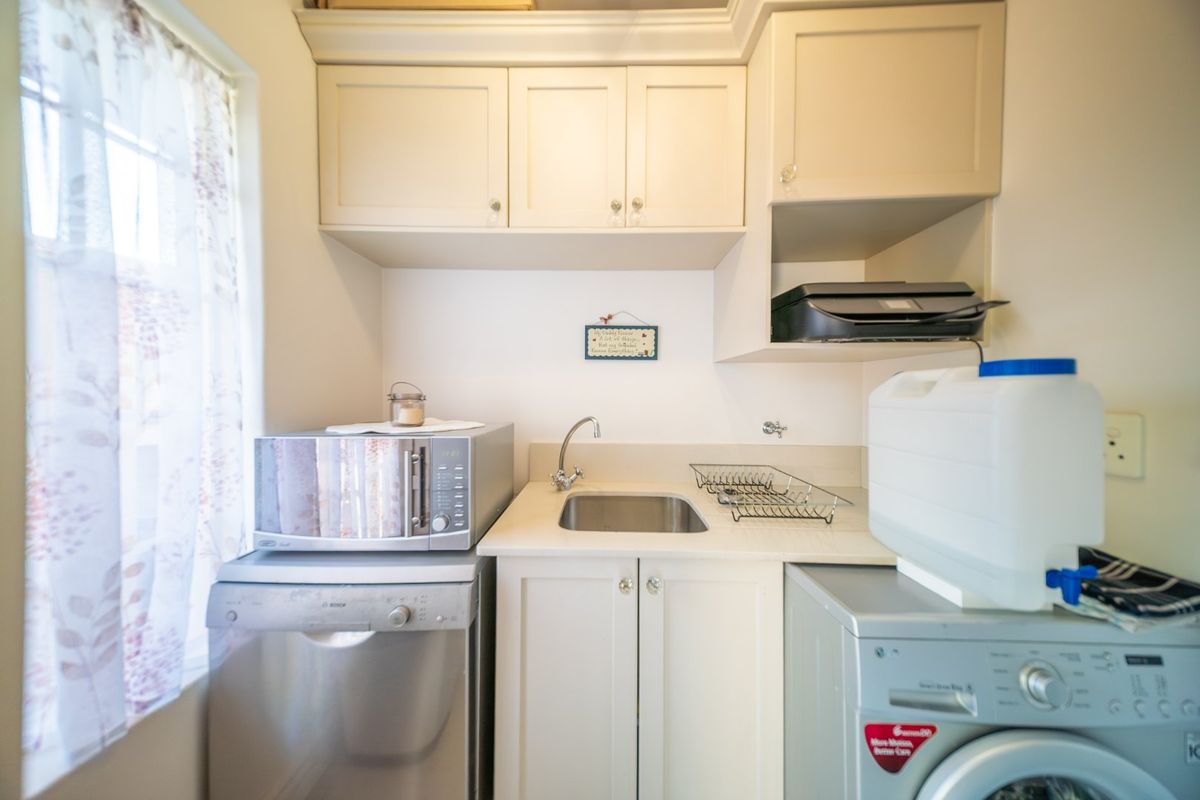 Charming Cottage in Beautiful Thornhill Estate - Photo 5