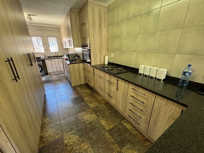 Elegant Family Home with Space and Style - Photo 6