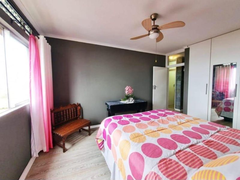 2 Bedroom,1 Bathroom Apartment for Sale in Amanzimtoti,Durban - Photo 8