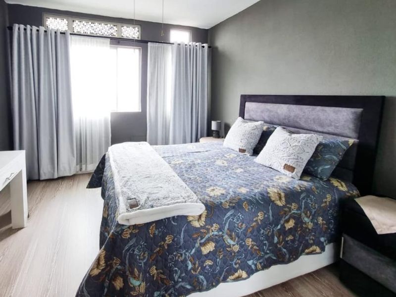 2 Bedroom,1 Bathroom Apartment for Sale in Amanzimtoti,Durban - Photo 7