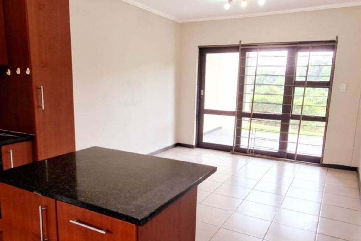 2 Bedroom,1 Bathroom Apartment For Sale in Sherwood, Durban - Photo 3